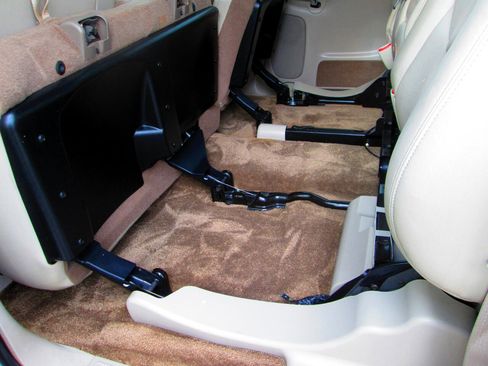 Used 2003 Cadillac Escalade EXT image 5