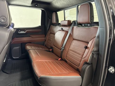 Used 2025 GMC Sierra 1500 Denali Ultimate image 12