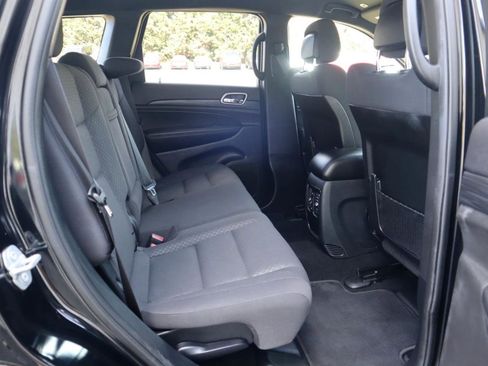 Used 2019 Jeep Grand Cherokee Laredo w/ 18" Wheel & 8.4" Radio Group image 46