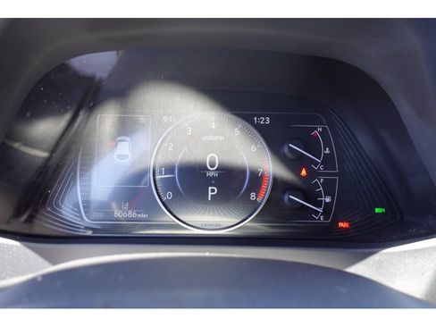 Used 2019 Lexus UX 200 w/ Premium Package FWD image 18