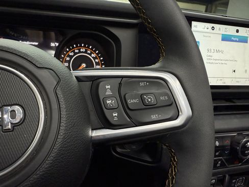 Used 2024 Jeep Wrangler Unlimited Sahara w/ Technology Group image 16