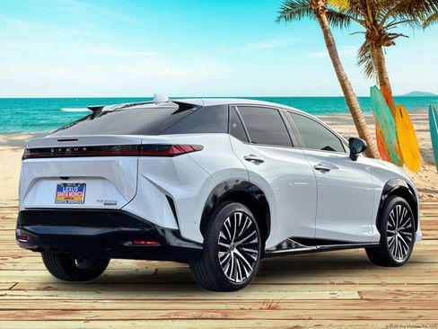 Used 2023 Lexus RZ 450e Premium image 5