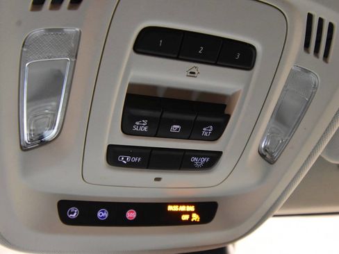 Used 2022 Buick Envision Essence w/ Technology Package II image 23