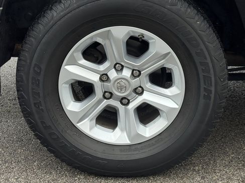 Used 2018 Toyota 4Runner SR5 image 9