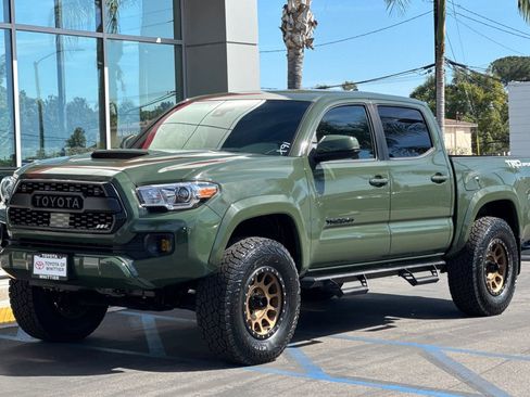 Used 2021 Toyota Tacoma TRD Sport w/ Technology Package image 9