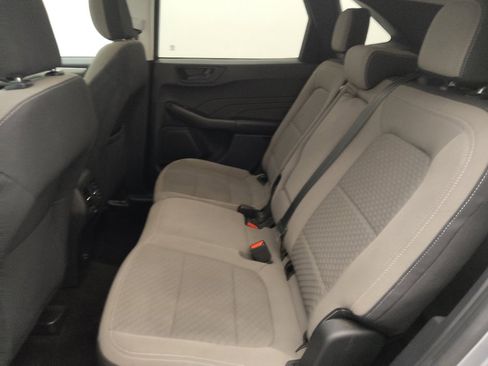 Used 2022 Ford Escape SE w/ SE Sport Appearance Package FWD image 18
