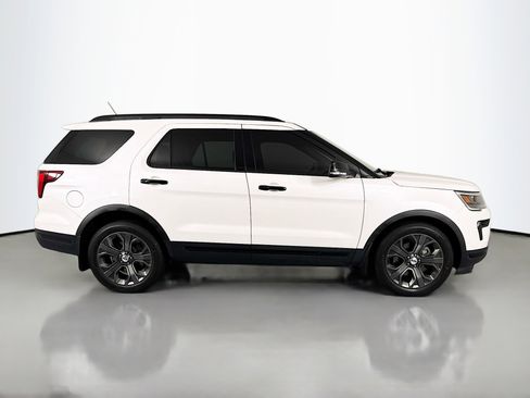 Used 2018 Ford Explorer Sport w/ Equipment Group 401A image 4