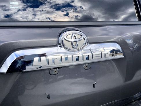 Used 2021 Toyota 4Runner TRD Off-Road Premium AWD/4WD image 51