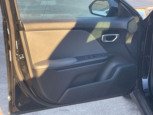 Used 2025 Kia K4 LXS image 18