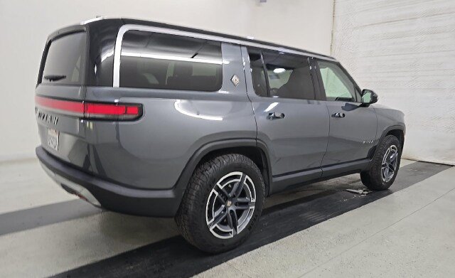 Used 2025 Rivian R1S Adventure Dual AWD/4WD image 3