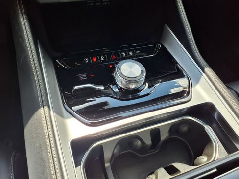 New 2026 Jeep Grand Wagoneer L Limited AWD/4WD image 13