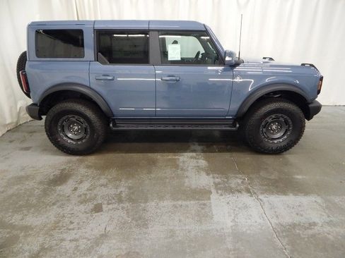 New 2025 Ford Bronco Outer Banks w/ Sasquatch Package image 2