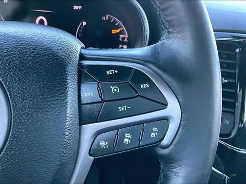 Used 2019 Jeep Grand Cherokee Limited image 12