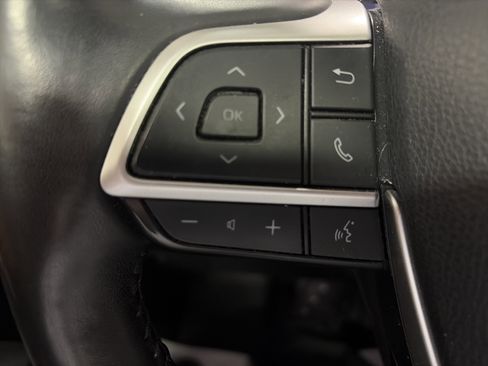 Used 2024 Toyota Grand Highlander Limited image 17