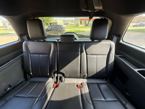 Used 2018 Ford Expedition XLT w/ Equipment Group 201A RWD image 14