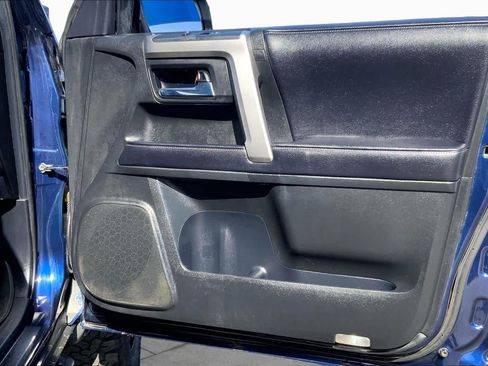 Used 2018 Toyota 4Runner SR5 Premium RWD image 23