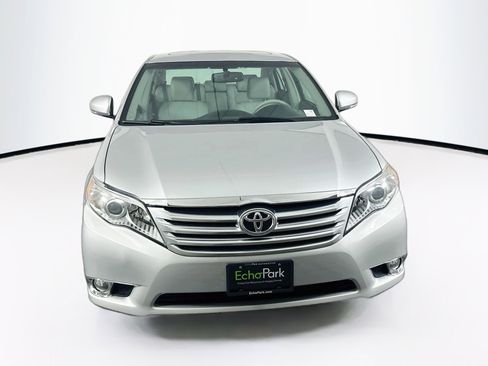 Used 2012 Toyota Avalon FWD image 2
