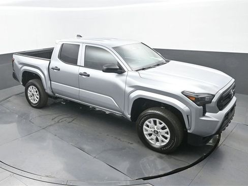 Used 2025 Toyota Tacoma SR image 27