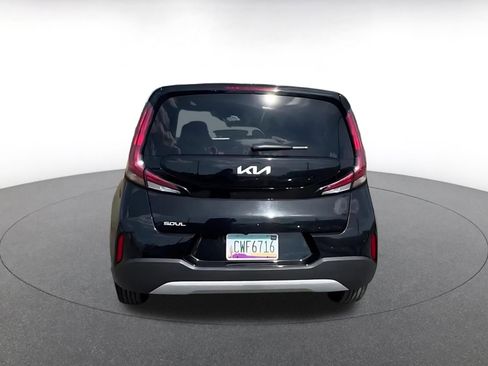 Used 2025 Kia Soul LX w/ LX Technology Package FWD image 12
