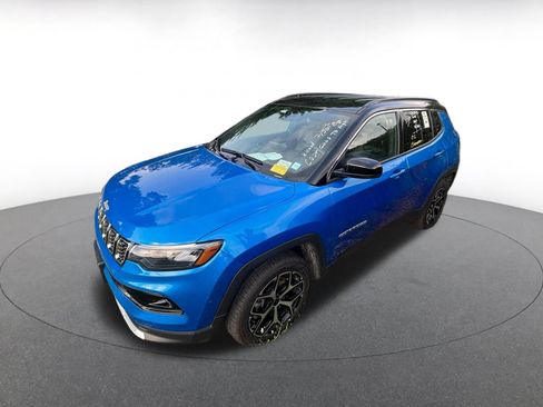Used 2025 Jeep Compass Limited AWD/4WD image 7