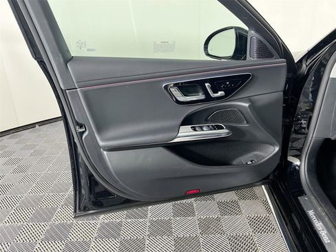Used 2025 Mercedes-Benz E 350 4MATIC Sedan image 18