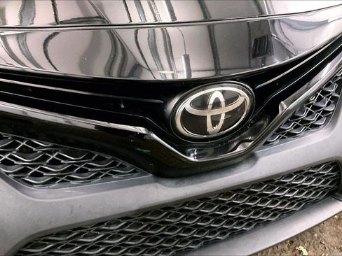 Used 2019 Toyota Camry SE image 30