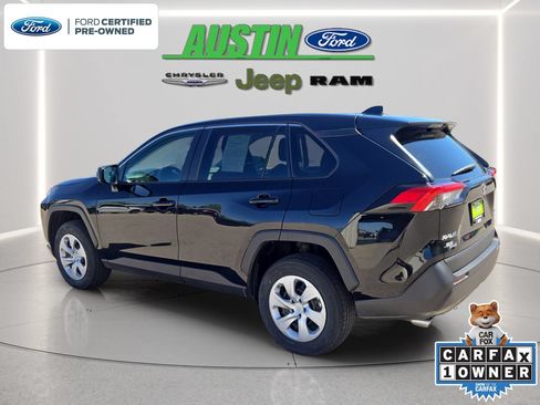 Used 2024 Toyota RAV4 LE AWD/4WD image 3