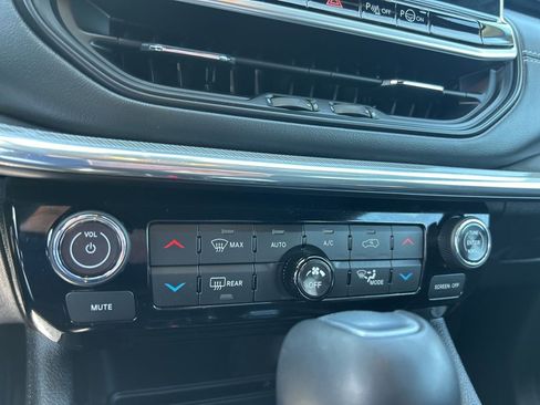 Used 2023 Jeep Compass High Altitude w/ Driver Assist Group I AWD/4WD image 33