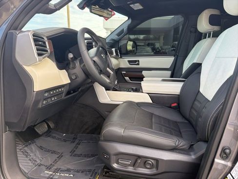 Used 2024 Toyota Sequoia Capstone image 11