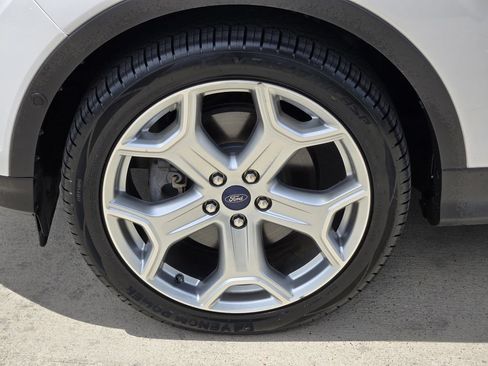 Used 2019 Ford Escape Titanium w/ U9j03 - Titanium Tow Package AWD/4WD image 7