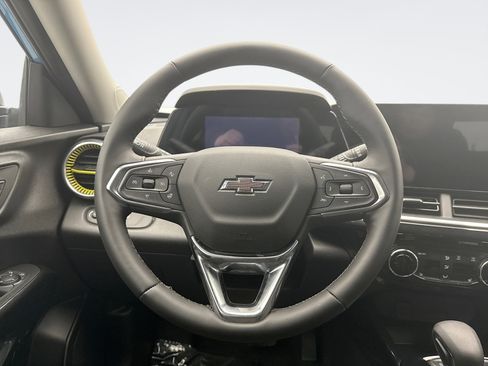 Used 2025 Chevrolet Trax ACTIV image 12