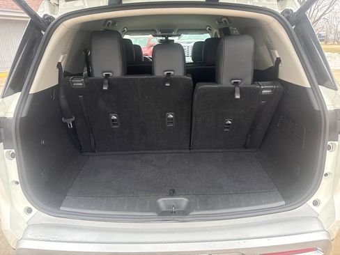 Used 2023 Nissan Pathfinder SL image 14