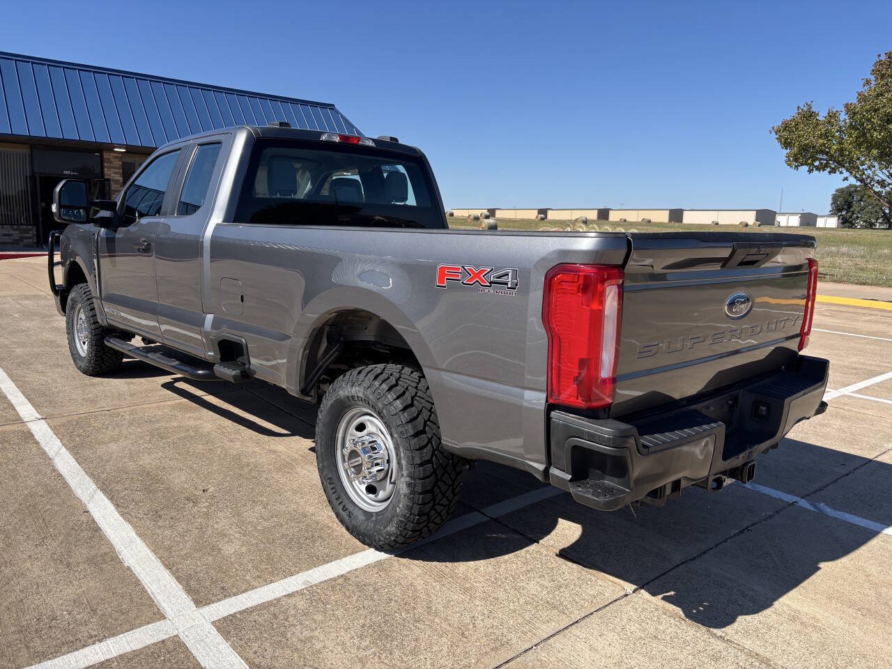 Used 2024 Ford F350 XL w/ FX4 Off-Road Package AWD/4WD image 6