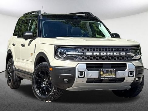 Used 2025 Ford Bronco Sport Badlands w/ Badlands Tech Package AWD/4WD image 2