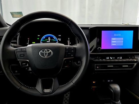 Used 2025 Toyota Camry SE w/ Convenience Package AWD/4WD image 28