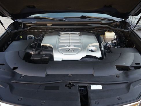 Used 2017 Lexus LX 570 4WD image 33