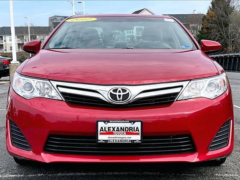 Used 2012 Toyota Camry LE image 3