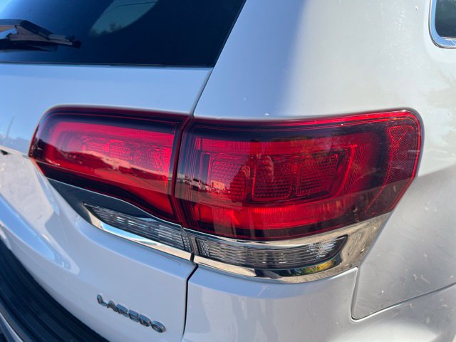 Used 2021 Jeep Grand Cherokee Laredo AWD/4WD image 11