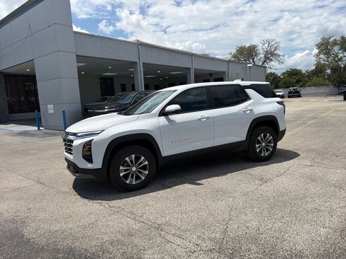New 2026 Chevrolet Equinox LT FWD image 3