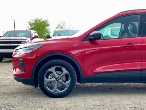 Used 2025 Ford Escape ST-Line AWD/4WD image 9