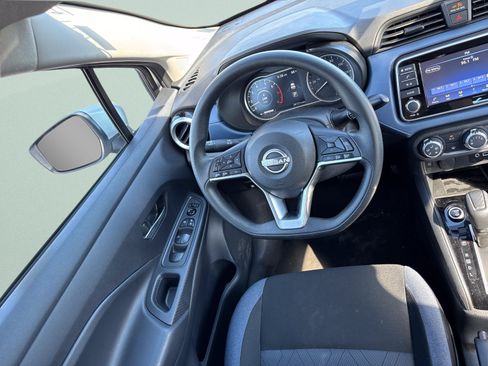 Used 2025 Nissan Versa SV FWD image 21