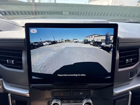 Used 2022 Ford Expedition XLT RWD image 9