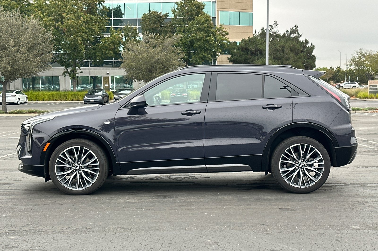 Used 2024 Cadillac XT4 Sport AWD/4WD image 8