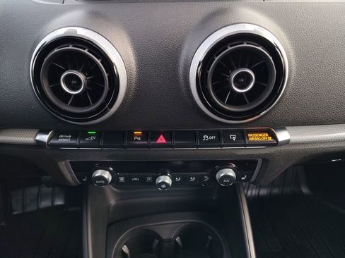 Used 2016 Audi A3 e-tron Premium Plus w/ Premium Plus Package image 4