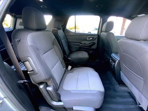 Used 2023 Chevrolet Traverse LT image 19