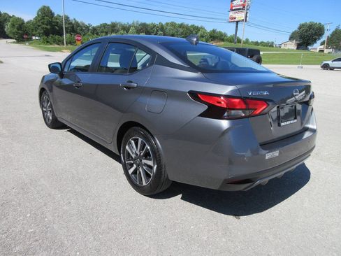 Used 2025 Nissan Versa SV FWD image 4
