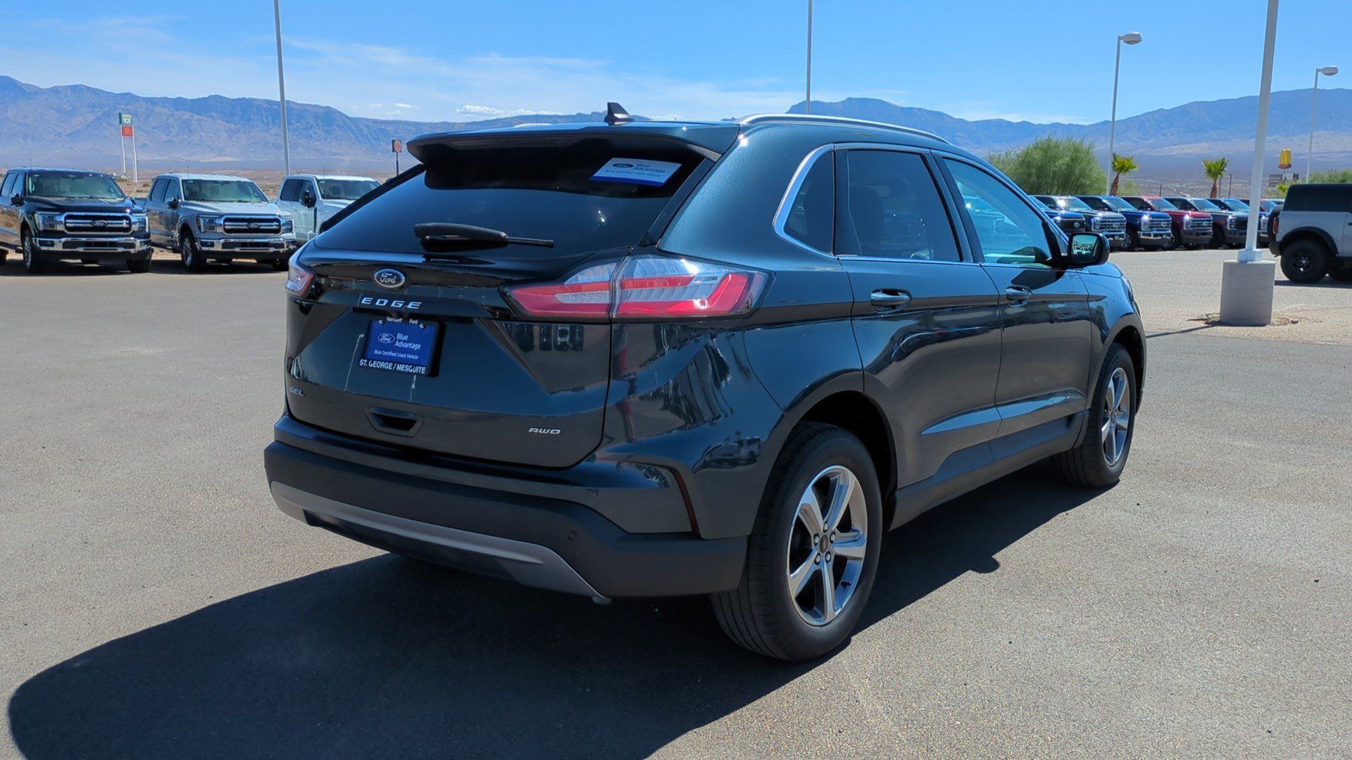 Used 2023 Ford Edge SEL w/ Convenience Package AWD/4WD image 5