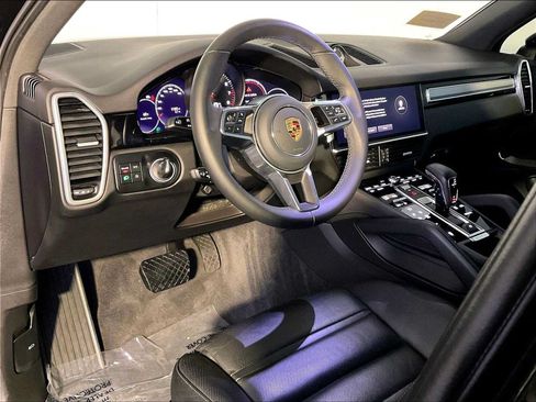 Certified 2023 Porsche Cayenne Platinum Edition AWD/4WD image 4