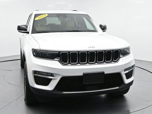 Used 2023 Jeep Grand Cherokee Limited AWD/4WD image 2