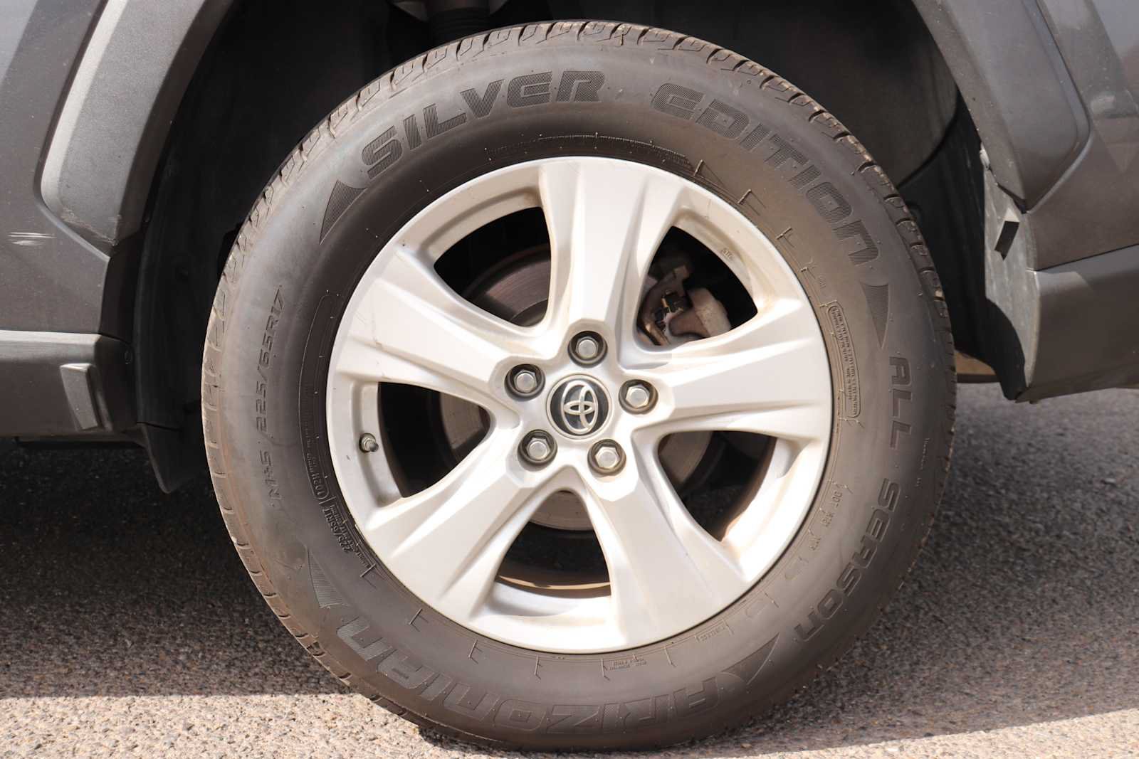 Certified 2019 Toyota RAV4 LE w/ Carpet Mat Package AWD/4WD image 9